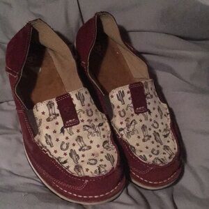 Ariat cruisers cowgirl print sz 10
